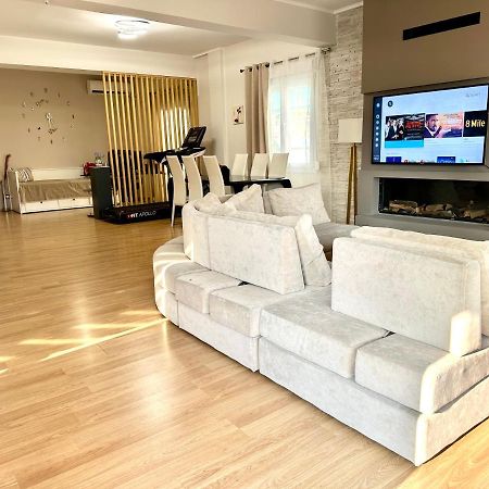Cozy Apartment With Parking Near The City Center أثينا المظهر الخارجي الصورة