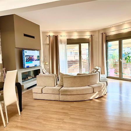 Cozy Apartment With Parking Near The City Center أثينا المظهر الخارجي الصورة