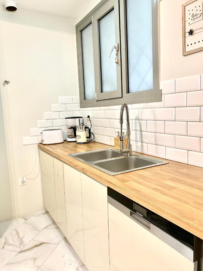 Cozy Apartment With Parking Near The City Center أثينا المظهر الخارجي الصورة