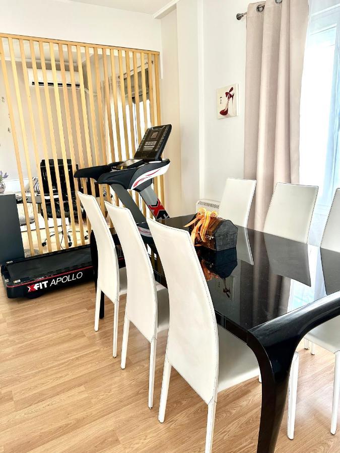 Cozy Apartment With Parking Near The City Center أثينا المظهر الخارجي الصورة